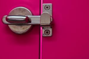 סגר ביטחון לדלת